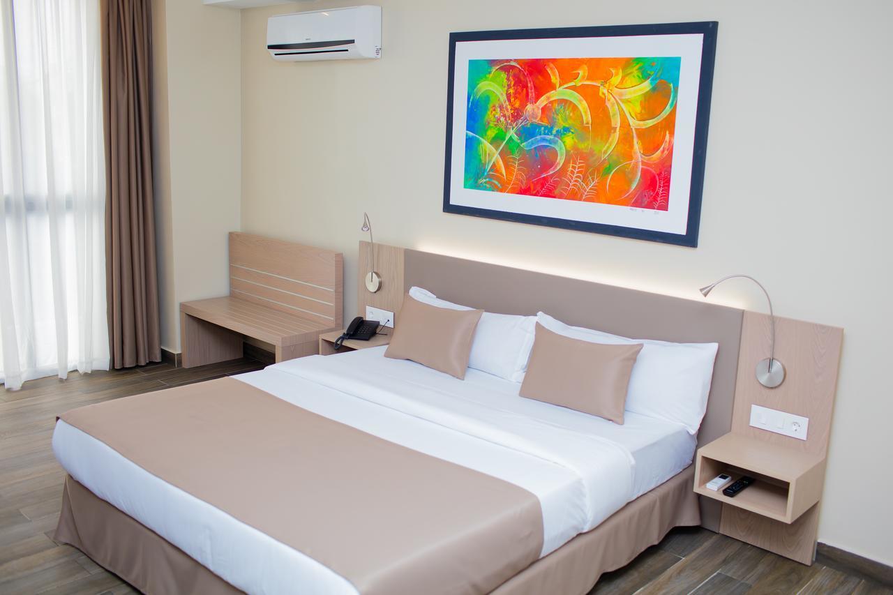 Fly Hotel Libreville Exterior foto
