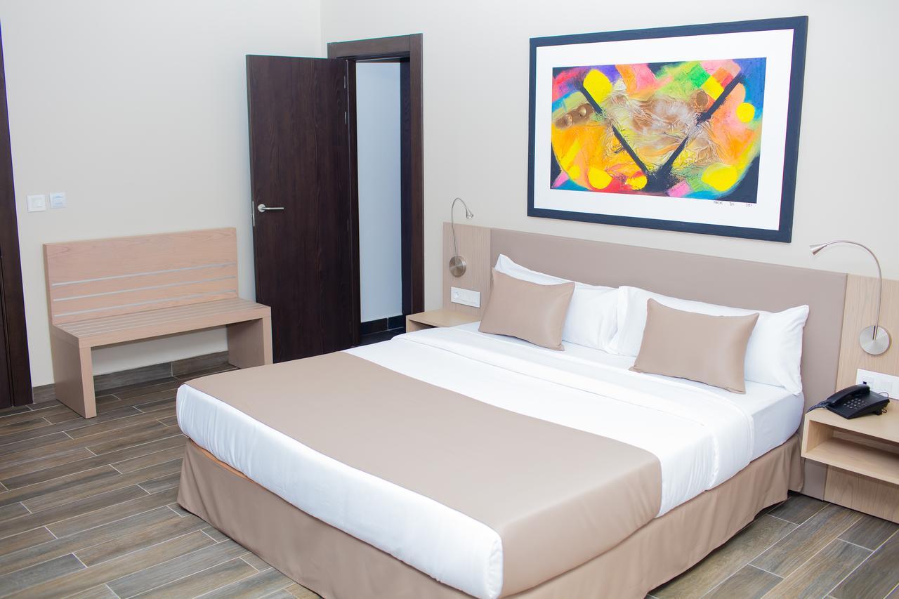 Fly Hotel Libreville Exterior foto