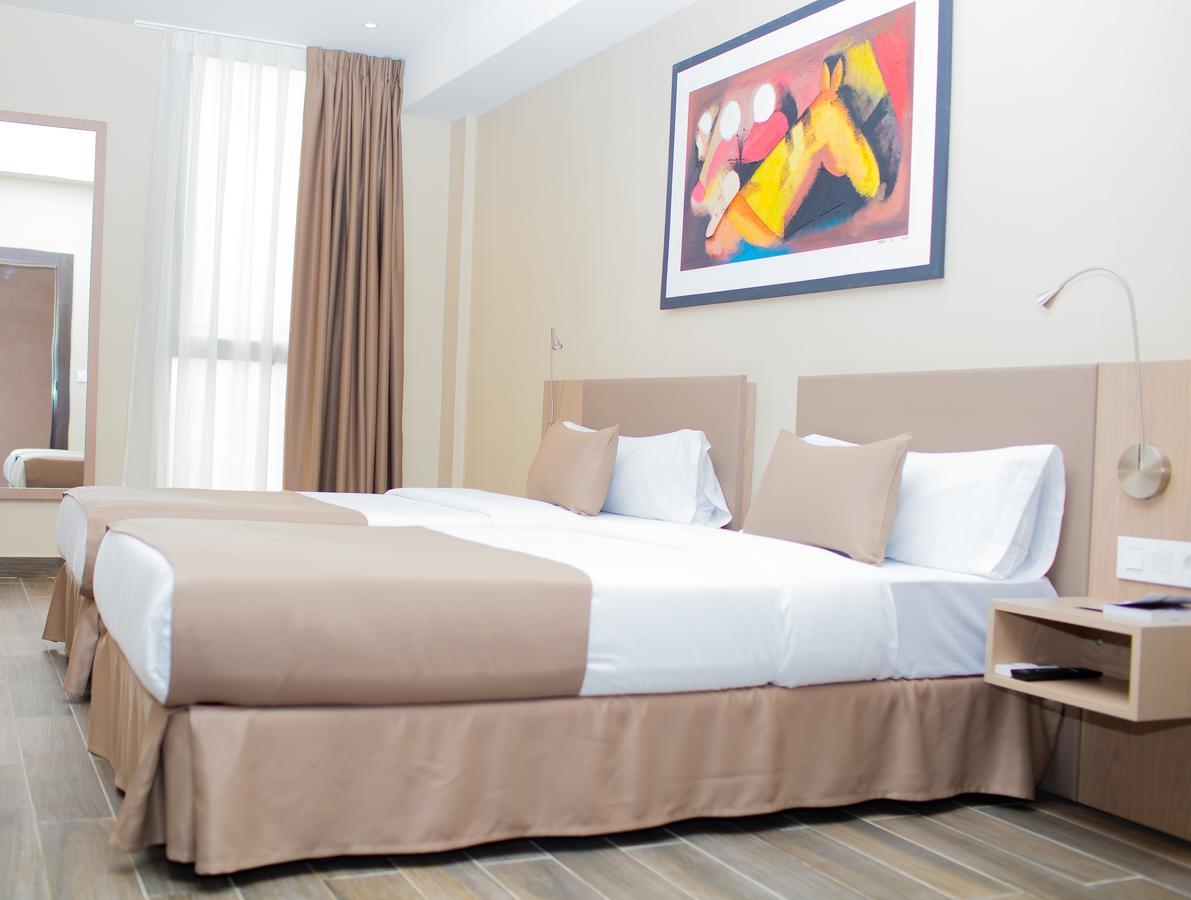 Fly Hotel Libreville Exterior foto