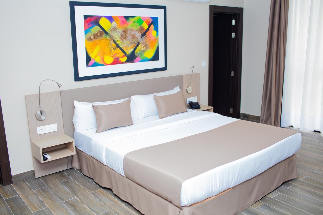 Fly Hotel Libreville Exterior foto