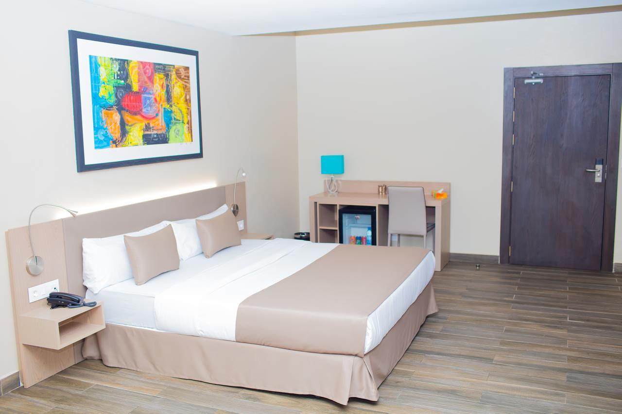 Fly Hotel Libreville Exterior foto