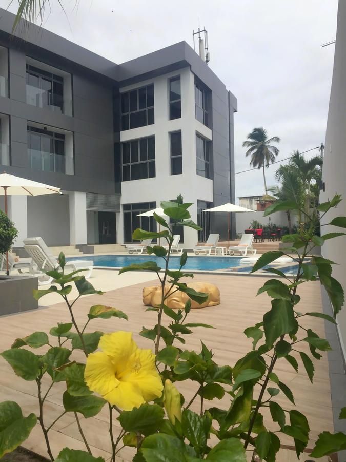 Fly Hotel Libreville Exterior foto